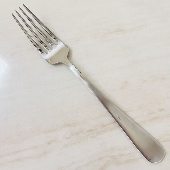 Lot of 4 MIKASA Symmetry-Sincerity Stainless Flatware 18/0 Glossy Plain Tips Up - Picture 3 of 8